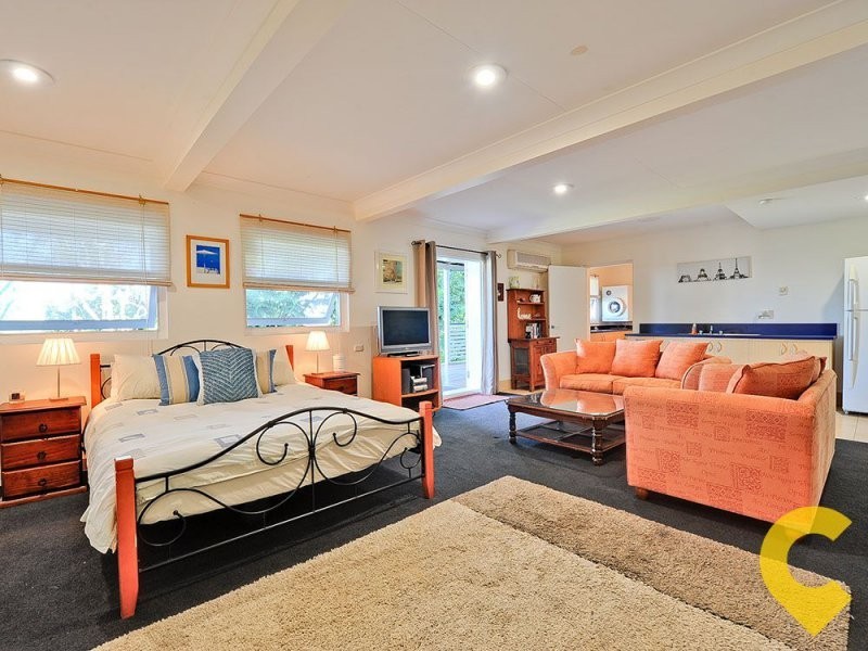 22 Lansdowne Street, Newmarket QLD 4051