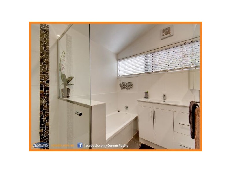 18 Hutton Road, Arana Hills QLD 4054