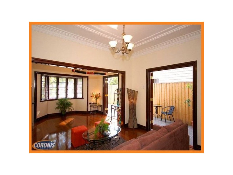 11 Waverley Street, Annerley QLD 4103