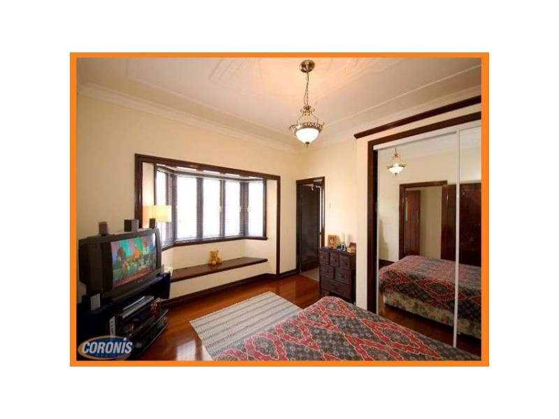 11 Waverley Street, Annerley QLD 4103