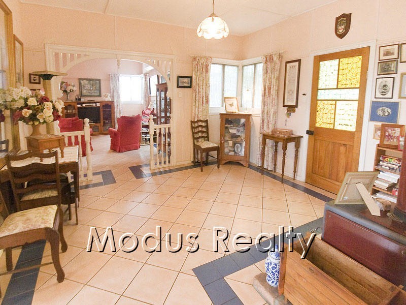 51 Dennis Road, Springwood QLD 4127