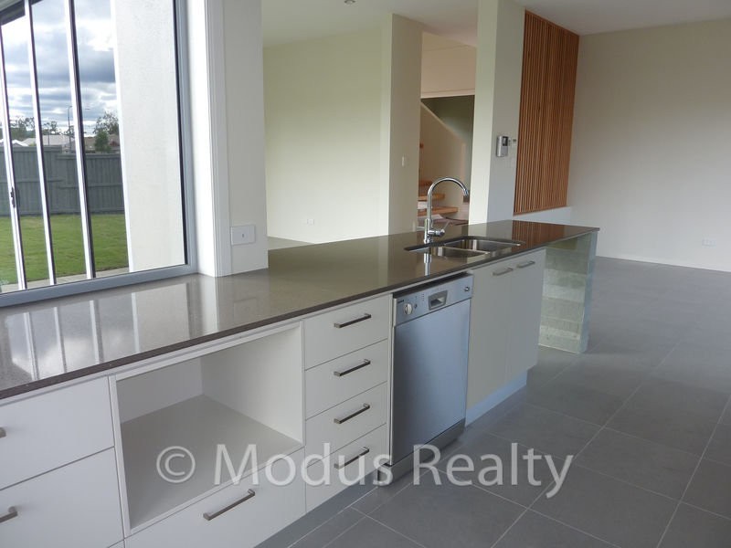 99 Livesay Road, Moggill QLD 4070