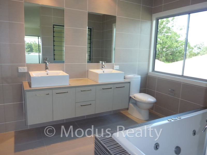 99 Livesay Road, Moggill QLD 4070