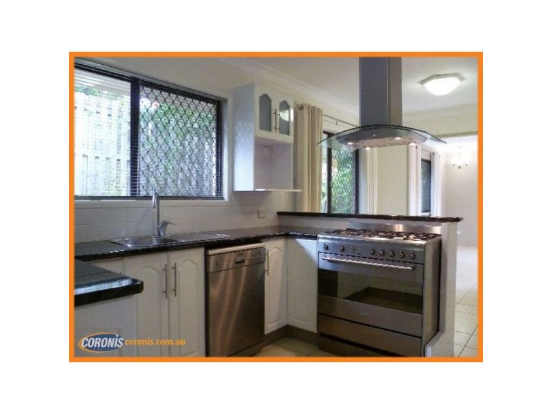 9 Juanita Grove, Springwood QLD 4127