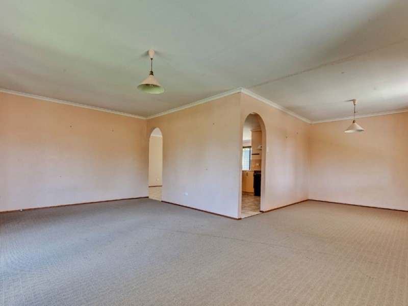 8 Black Diamond Crescent, Edens Landing QLD 4207