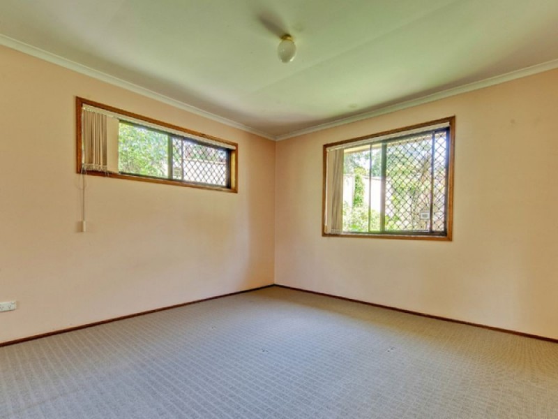 8 Black Diamond Crescent, Edens Landing QLD 4207