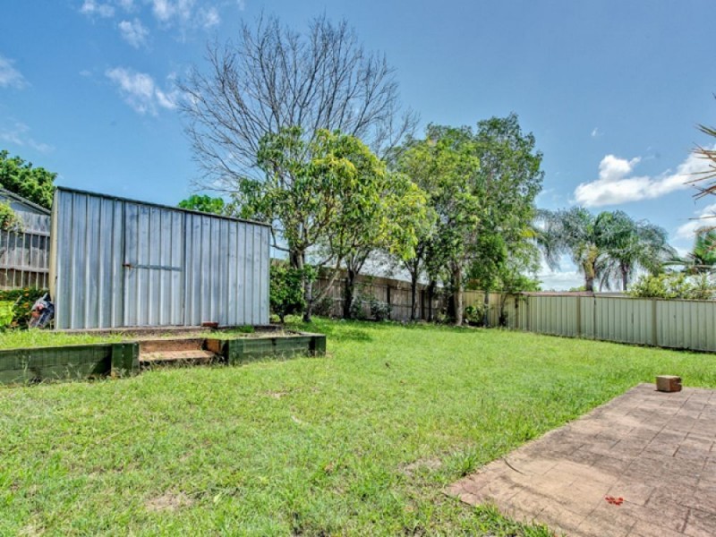 8 Black Diamond Crescent, Edens Landing QLD 4207