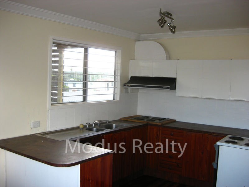 13 Myra Street, Kingston QLD 4114