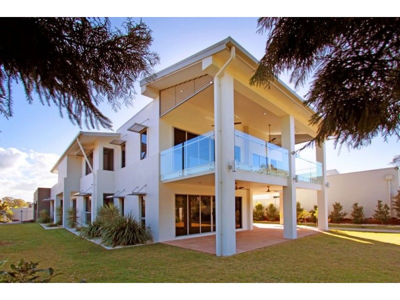 2 Dannenberg Street, Carseldine QLD 4034