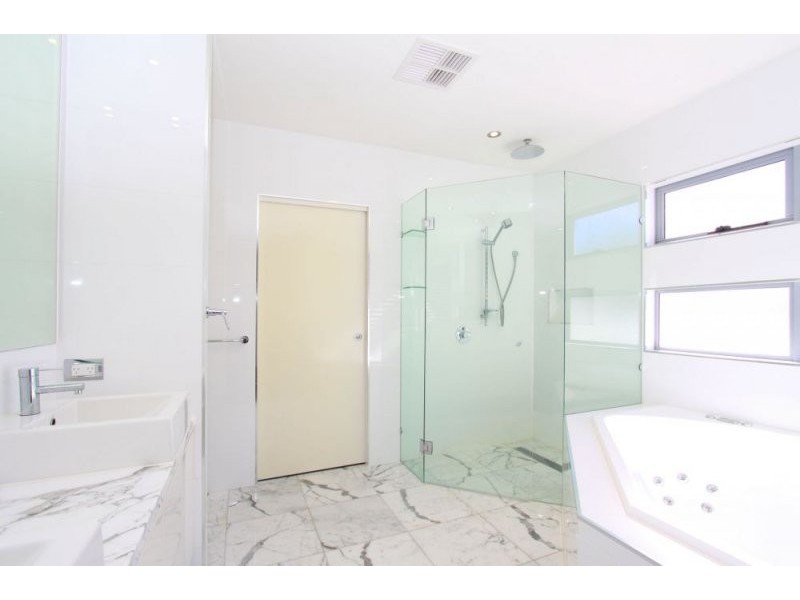 2 Dannenberg Street, Carseldine QLD 4034