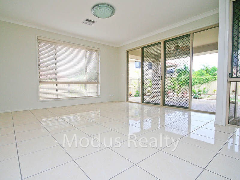 27 Riverside Terrace, Windaroo QLD 4207