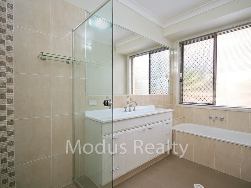 27 Riverside Terrace, Windaroo QLD 4207