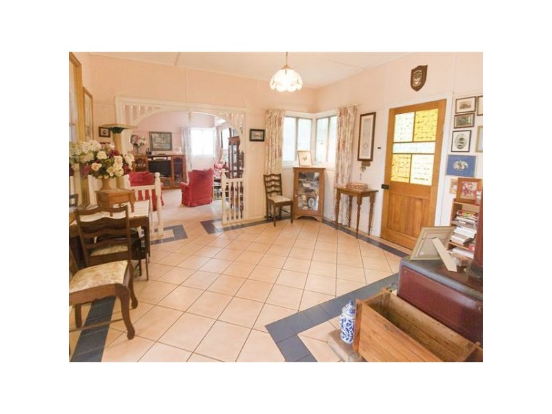 51 Dennis Road, Springwood QLD 4127