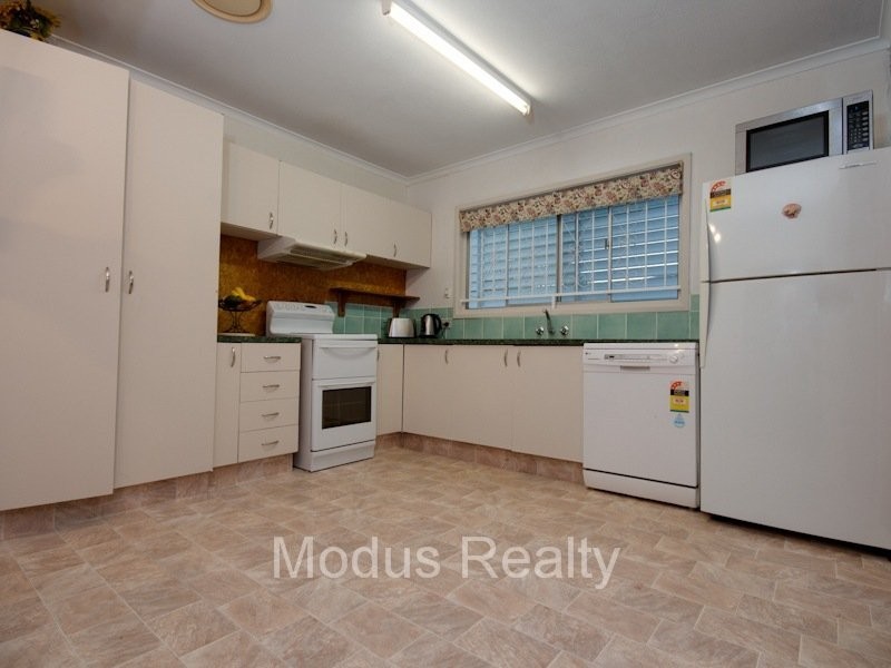 12 Myra Street, Kingston QLD 4114