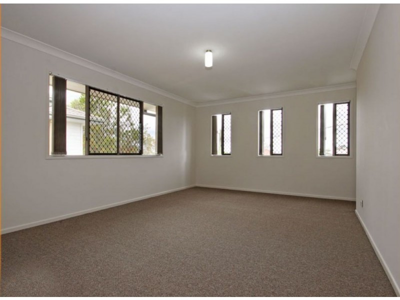 327 Rode Road, Wavell Heights QLD 4012