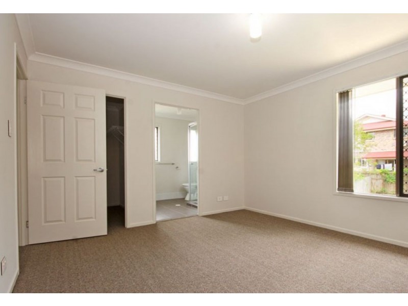 327 Rode Road, Wavell Heights QLD 4012