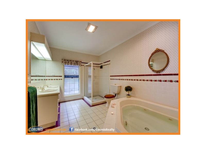 13 Pine Bark Court, Albany Creek QLD 4035