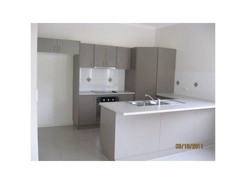 2/2 Michaels Promenade, Coomera QLD 4209