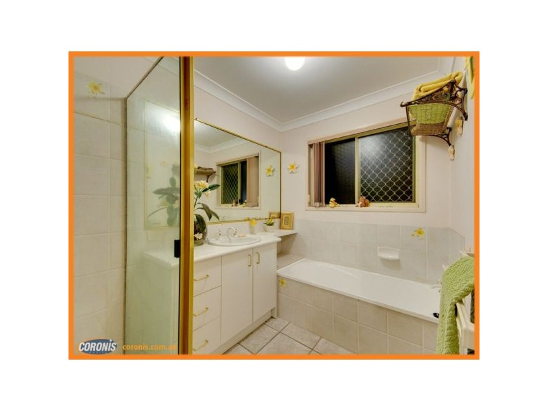 20 Mareeba Court, Arana Hills QLD 4054