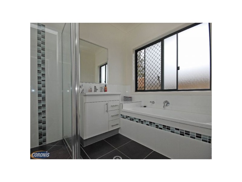 16 Oakwood Drive, Warner QLD 4500