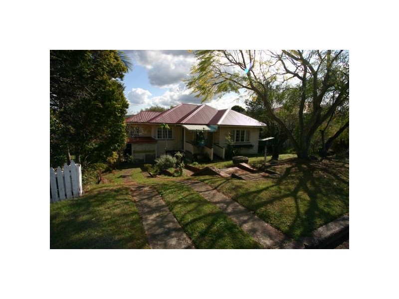 11 Gort Crescent, Stafford QLD 4053