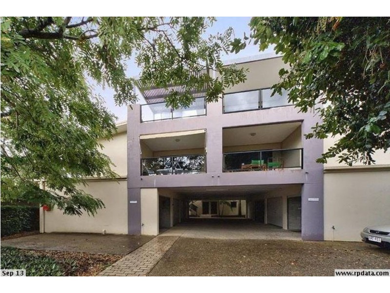 2/42 Hilltop Avenue, Chermside QLD 4032