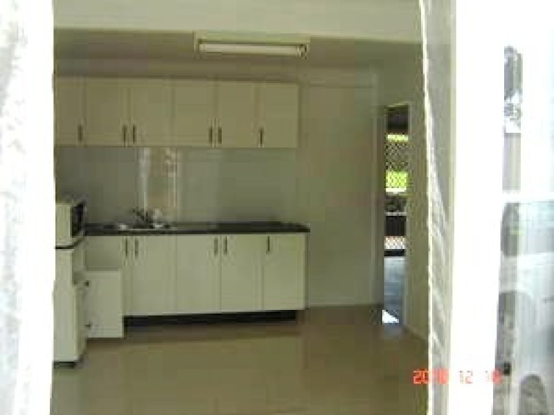 1 Yangoora, Ashmore QLD 4214