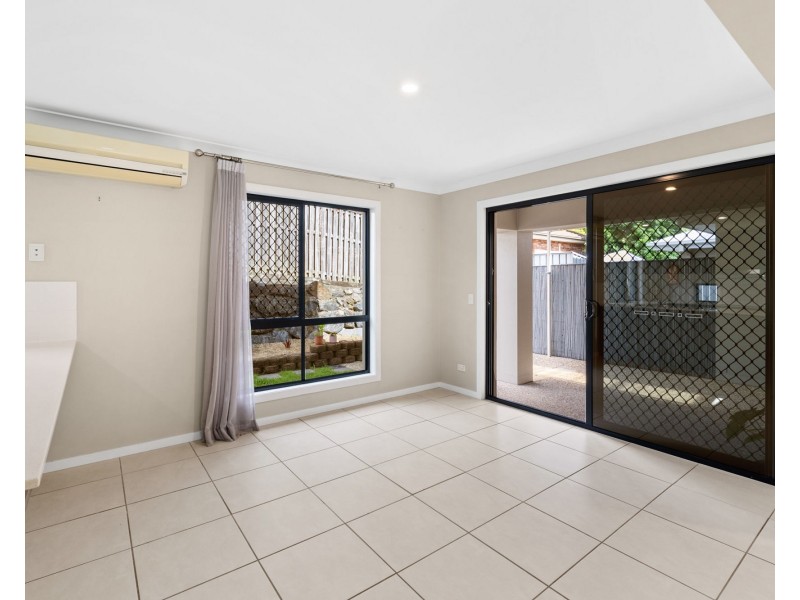 1/5 Lennox Street, Pacific Pines QLD 4211