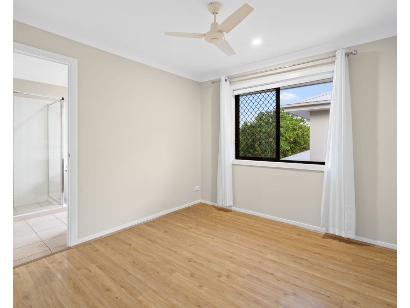 1/5 Lennox Street, Pacific Pines QLD 4211