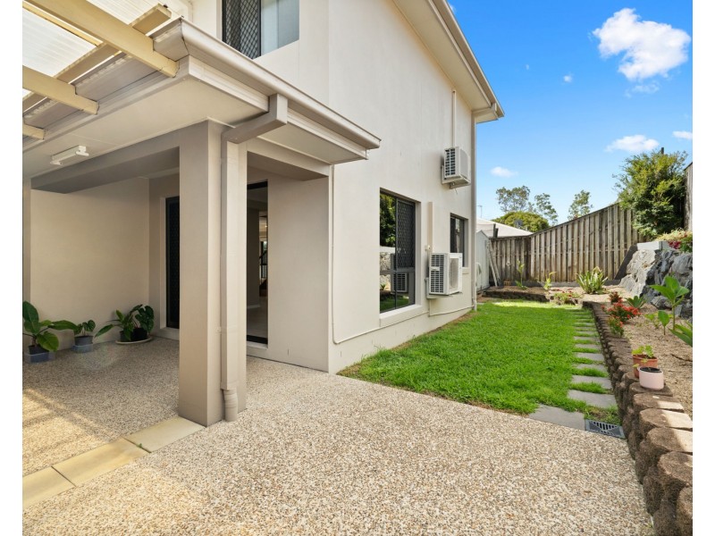 1/5 Lennox Street, Pacific Pines QLD 4211