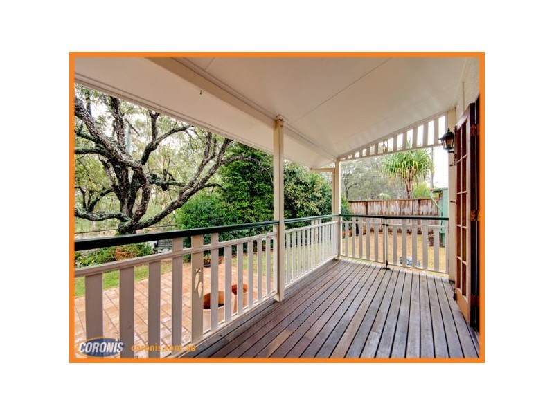 42 Bracken Ridge Road, Sandgate QLD 4017