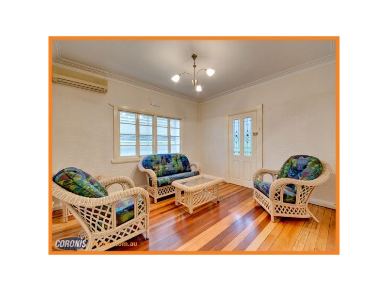 42 Bracken Ridge Road, Sandgate QLD 4017