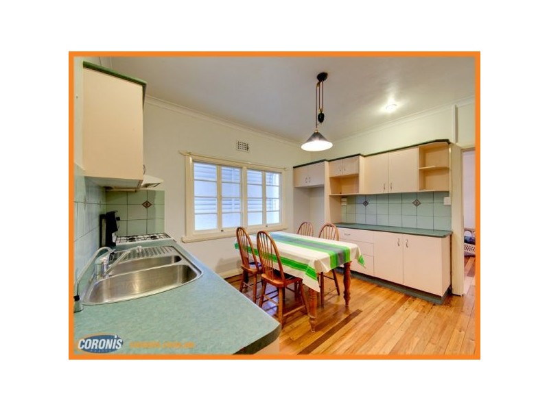 42 Bracken Ridge Road, Sandgate QLD 4017