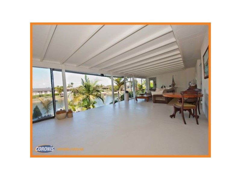 100 Salerno Street, Isle Of Capri QLD 4217