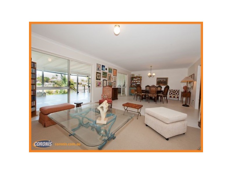 100 Salerno Street, Isle Of Capri QLD 4217