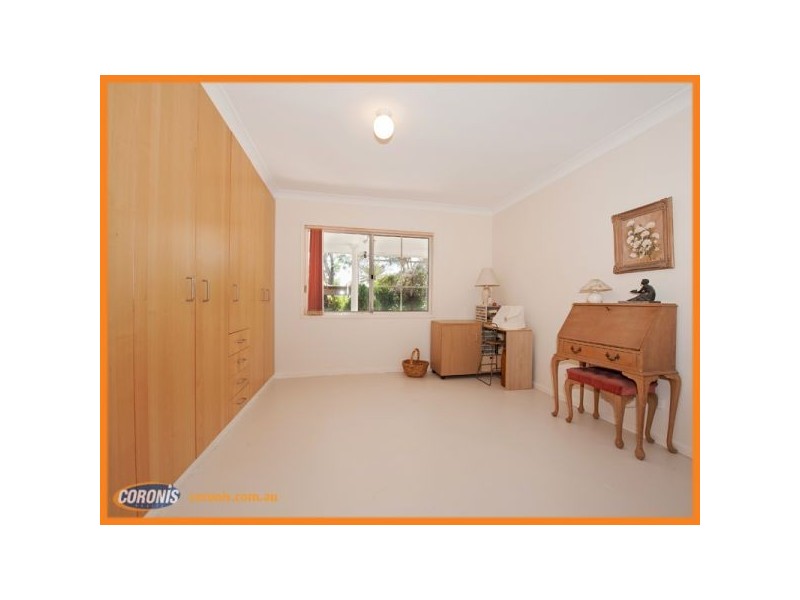 100 Salerno Street, Isle Of Capri QLD 4217