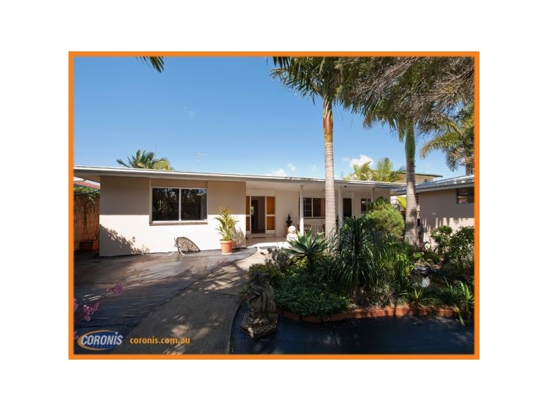 100 Salerno Street, Isle Of Capri QLD 4217