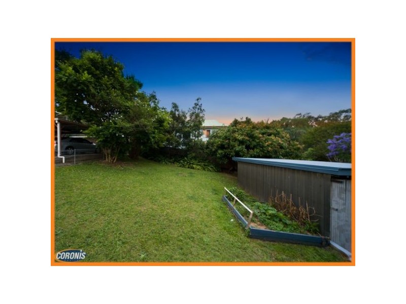 243 Kitchener Road, Stafford Heights QLD 4053