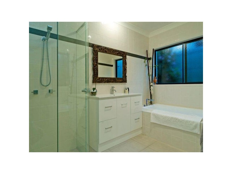 34 Chindrina Street, Hope Island QLD 4212