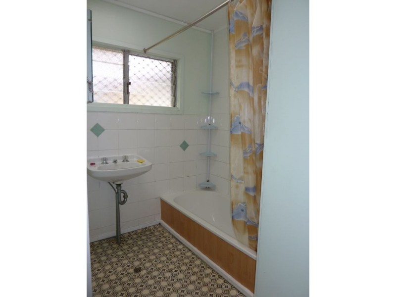 35 King Street, Kingston QLD 4114
