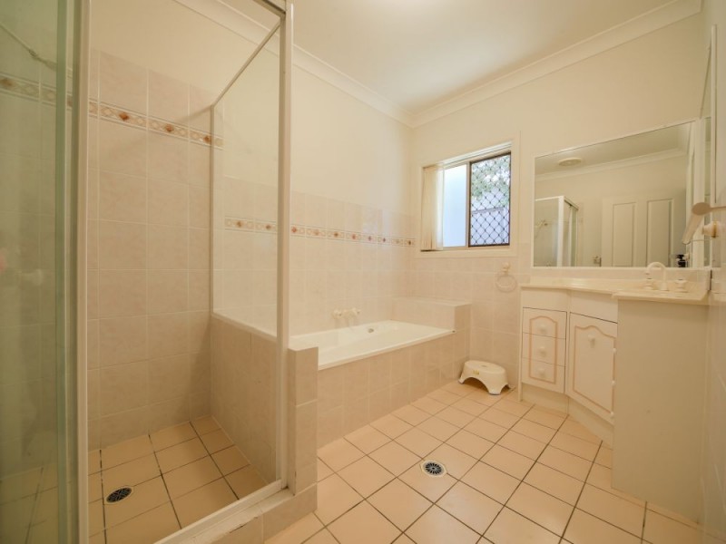 7 Moody Court, Parkwood QLD 4214