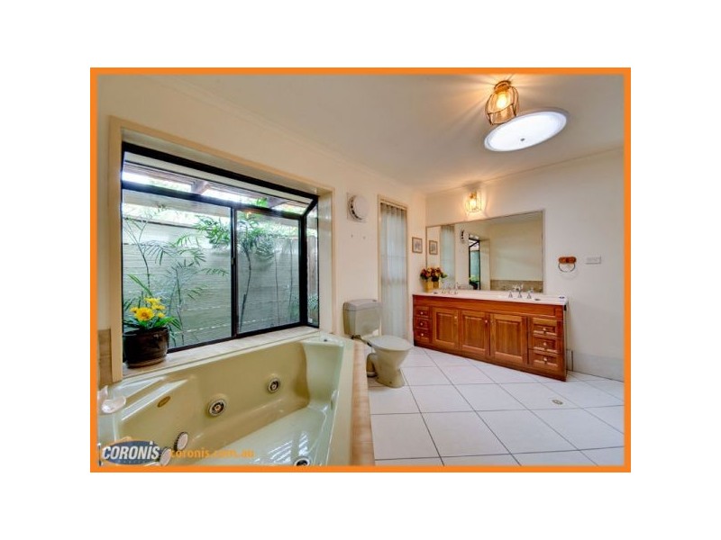 18 Chickowee Street, Albany Creek QLD 4035