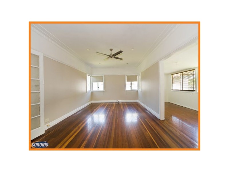 33 Brown Street, Camp Hill QLD 4152