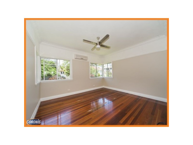 33 Brown Street, Camp Hill QLD 4152