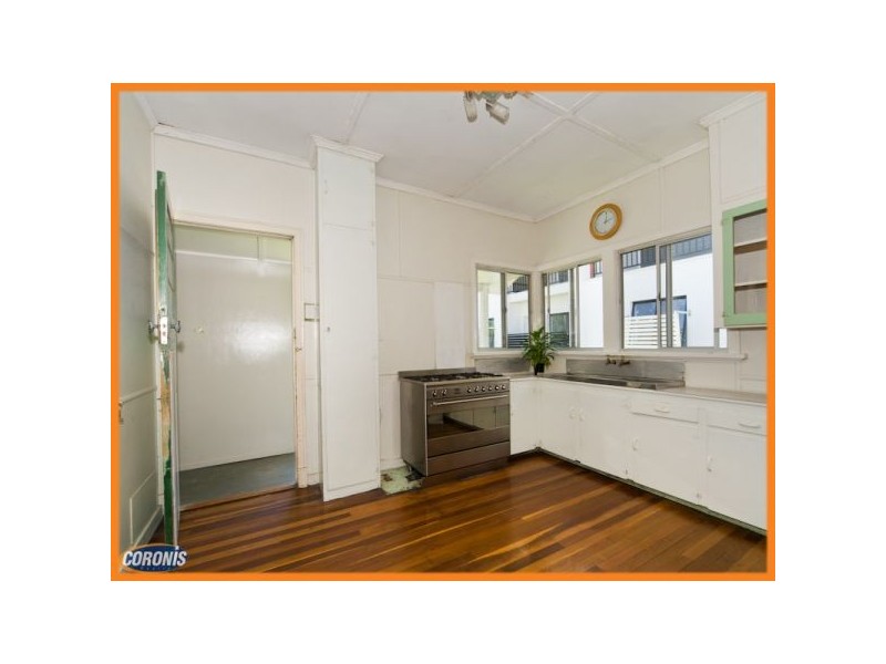 33 Brown Street, Camp Hill QLD 4152