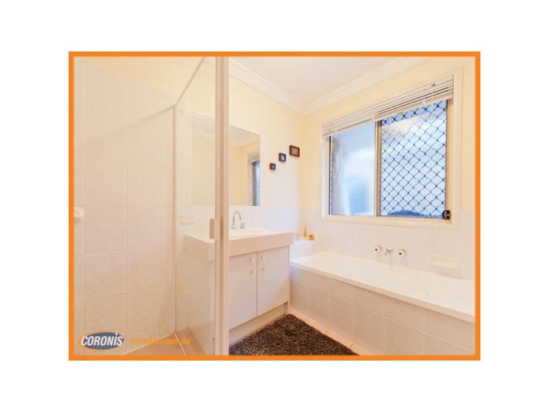 76 Silkyoak Circuit, Fitzgibbon QLD 4018