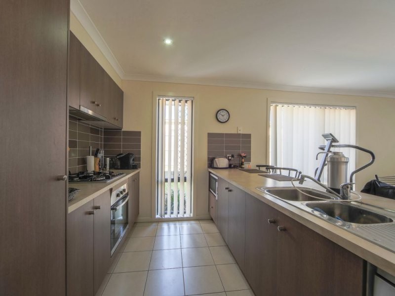 14 Arcadia Blvd, Pimpama QLD 4209