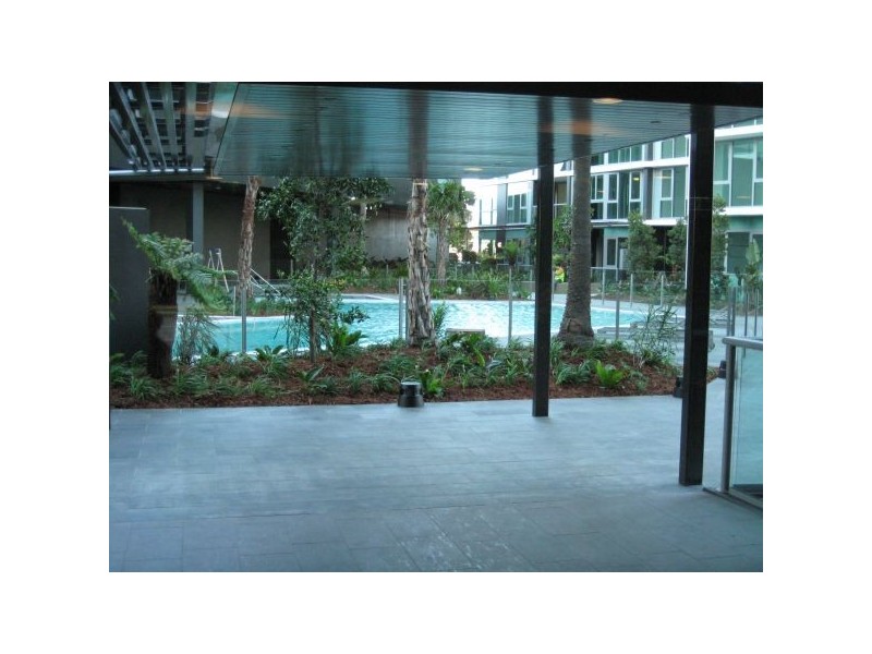 8 Harbour Road, Hamilton QLD 4007