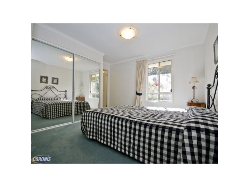 10/74a  Sir Fred Schonell Drive, St Lucia QLD 4067