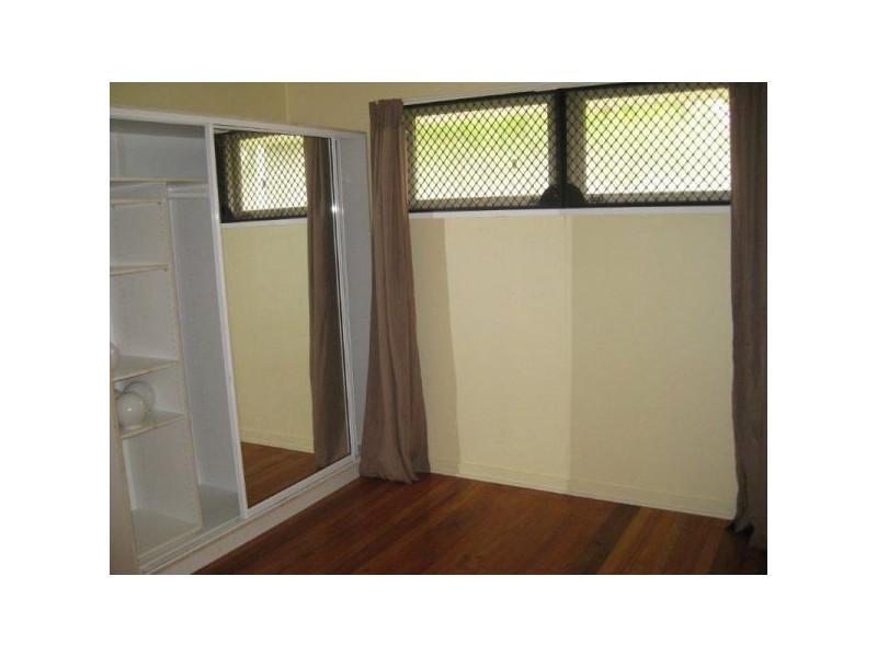 27 Macquarie Street, Woodridge QLD 4114